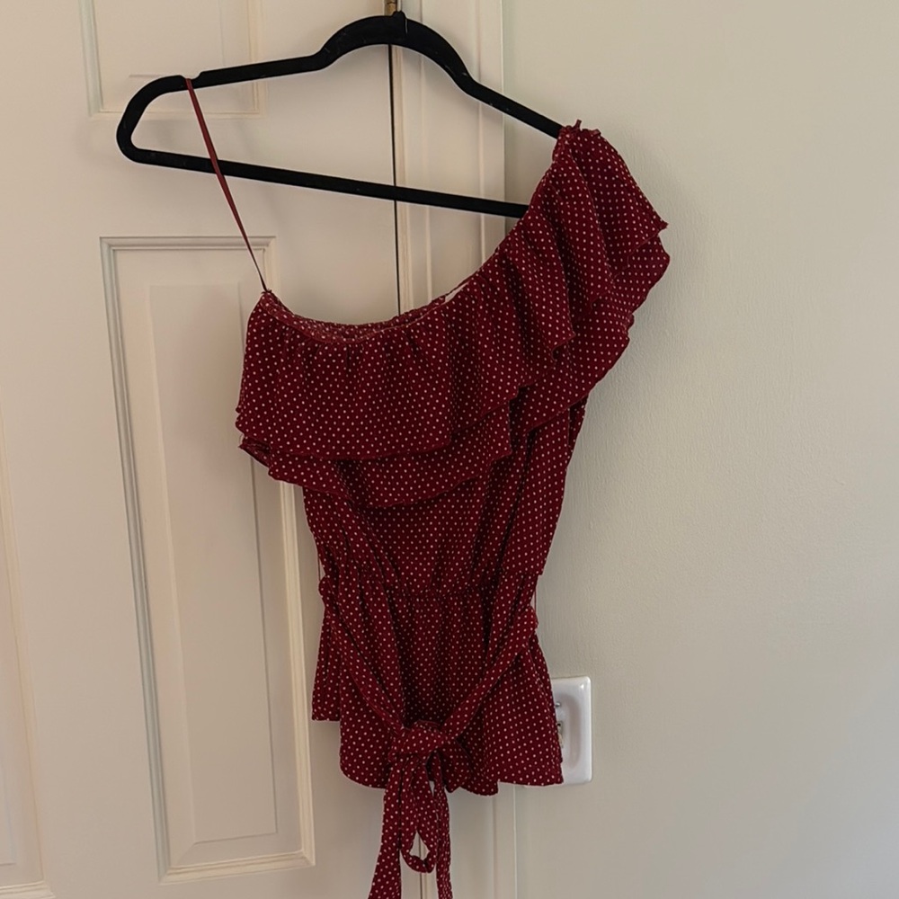 One-Shoulder ruffle garnet top with tie